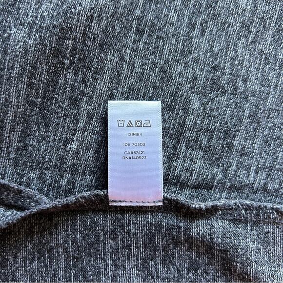 LOFT Gray Elbow-Length Flutter/Ruffle Trim Sleeve Crew Neck T-Shirt Size Small - Picture 10 of 10